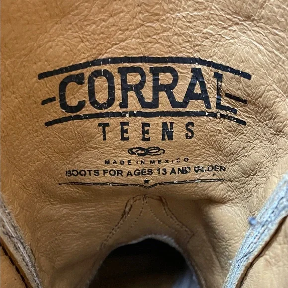 Kids Corral Shiny Inlay square toe Brown Western Boots. Size 1.5